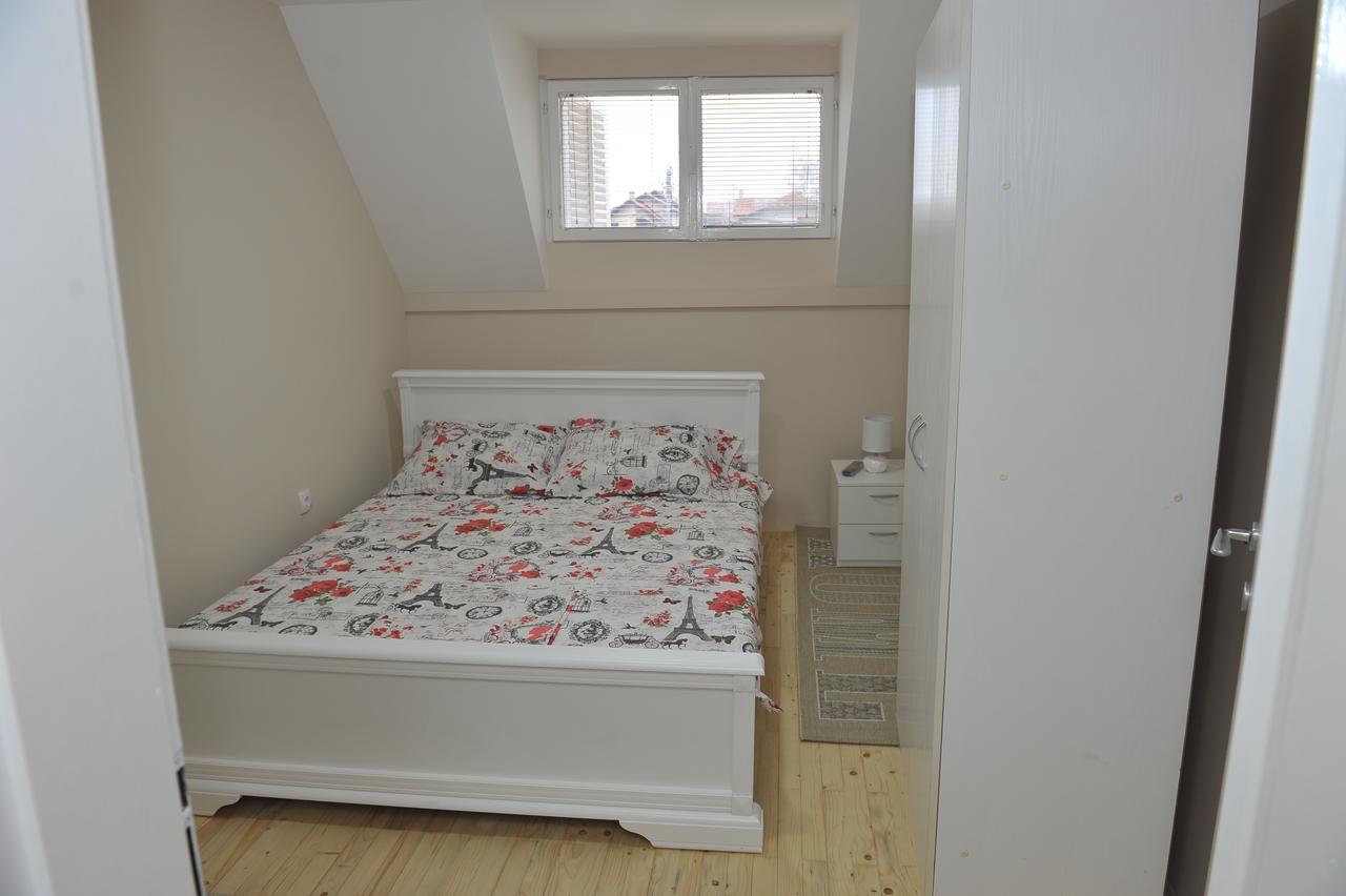 Golden House Daire *